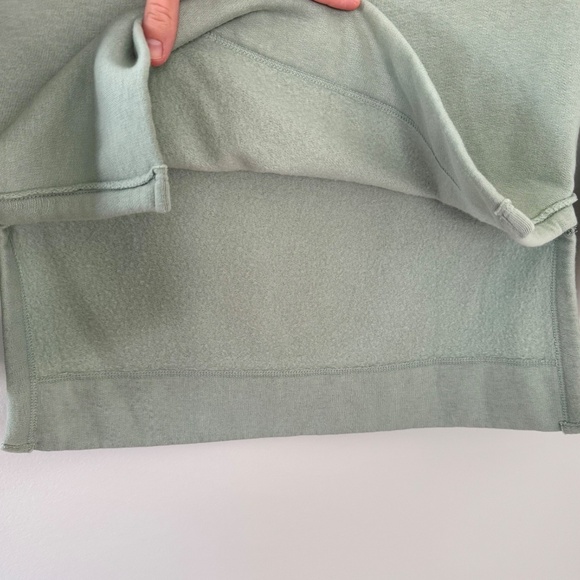 Universal Threads Sage Green Crewneck Sweatshirt - Picture 4 of 9